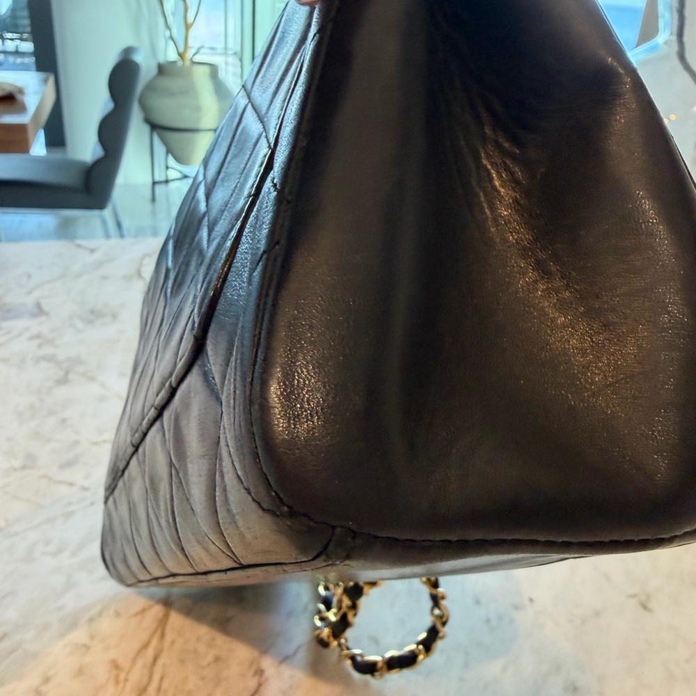 Chanel Quilted Lambskin Single Flap Shoulder Bag in Black with Gold Hardware - Picture 10 of 17